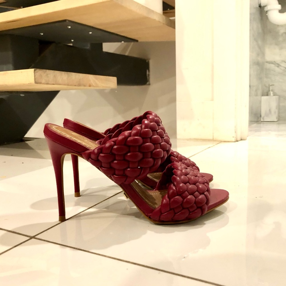 L’Intervalle Rapunzel in BlackBerry leather